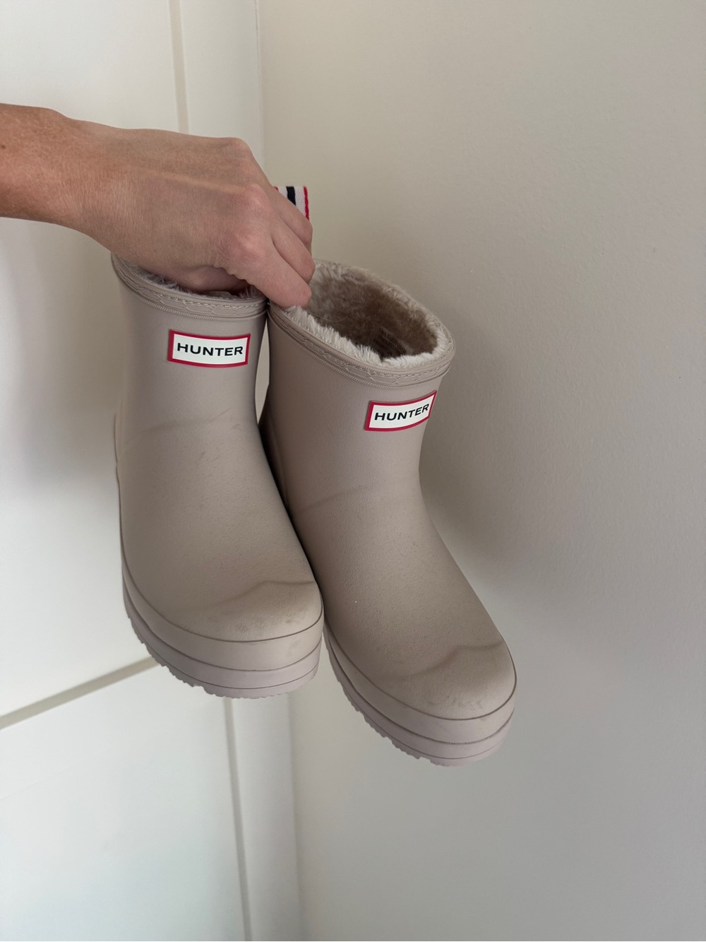 Hunter Short Shearling-Lined Rain Boots in Taupe